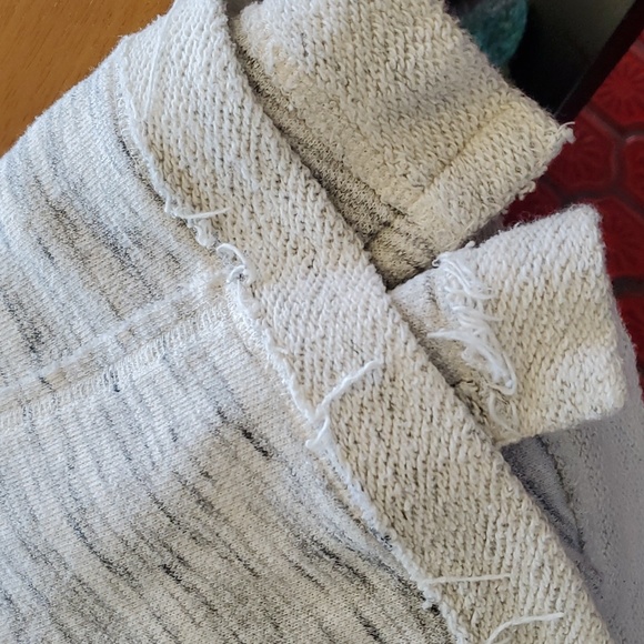 Calvin Klein zip sweatshirt - Picture 8 of 8